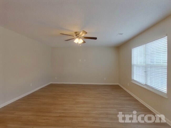 Foto del edificio - 237 Tea Olive Ave