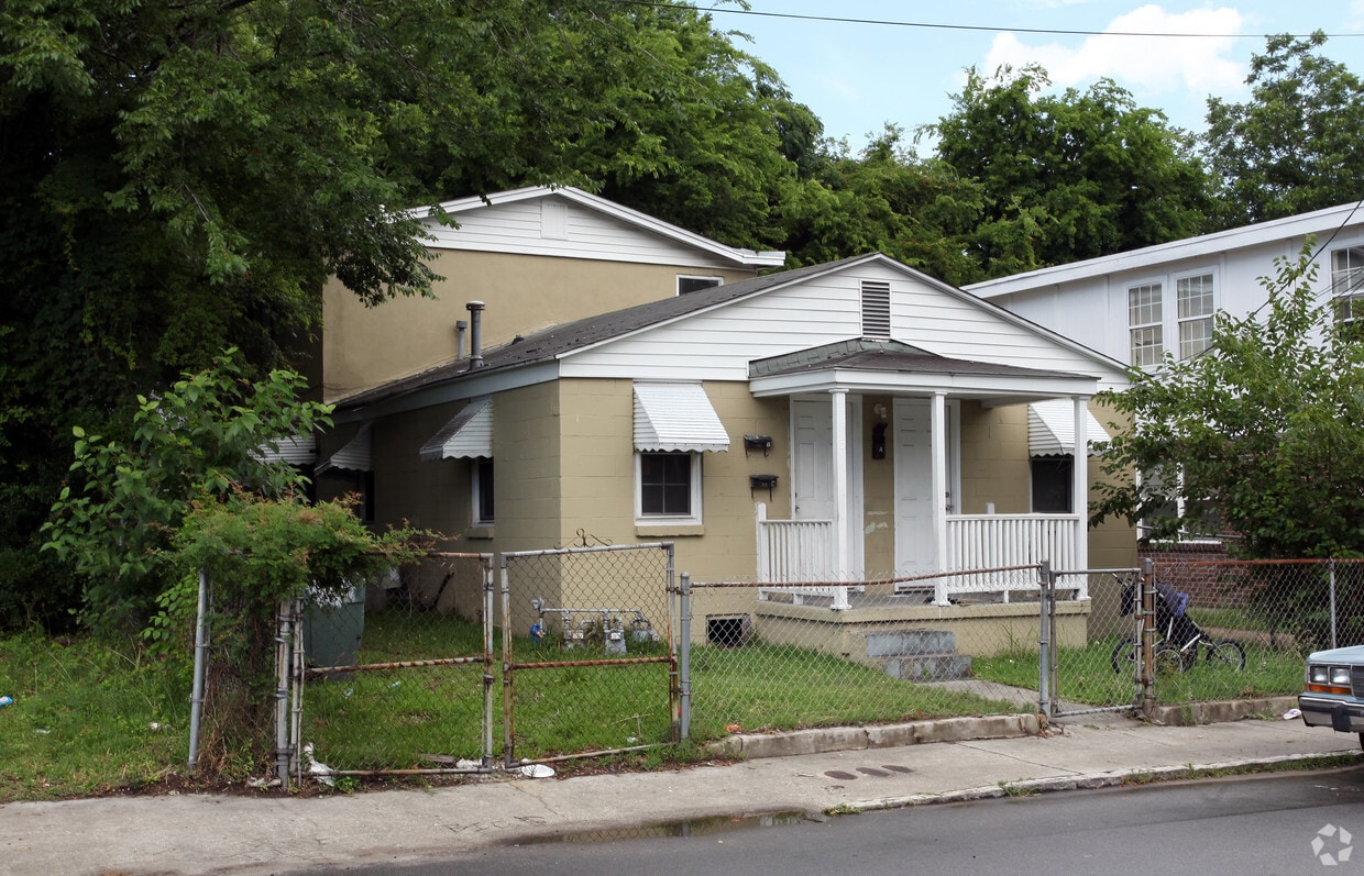 Primary Photo - 13 Norman St