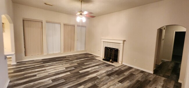 Foto del edificio - 1810 Tangleberry Ct