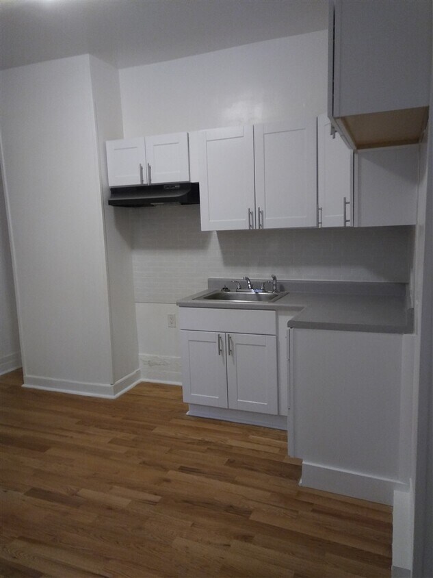 Primary Photo - 563 59th St