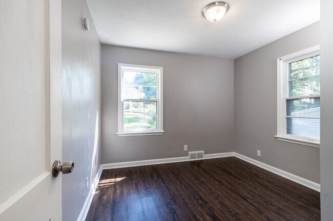 Foto del edificio - 4131 Spencer St