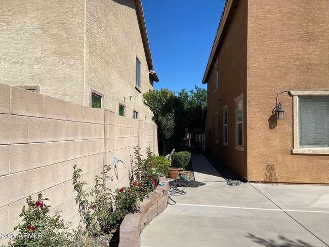 Foto del edificio - 16346 N 73rd Ln