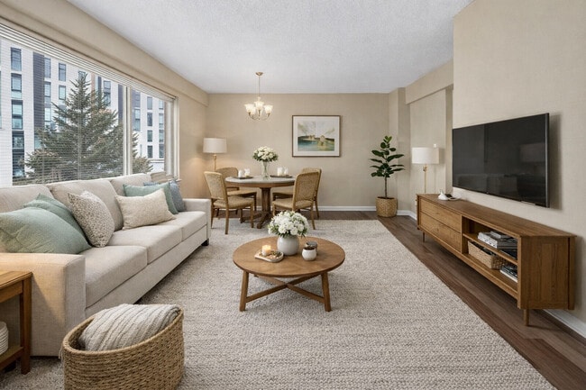 Building Photo - Pooks Hill Tower & Court