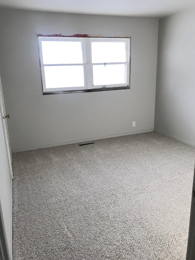 Building Photo - 1019 10th Ave