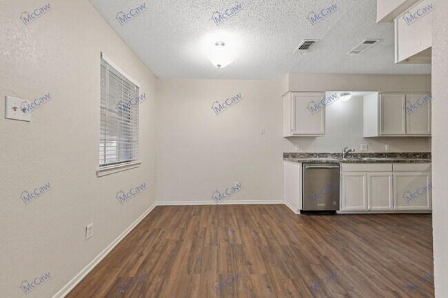 Foto del edificio - 7728 Jamie Renee Ln