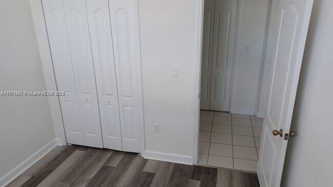 Foto del edificio - 1666 SE 27th Ct