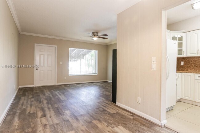 Foto del edificio - 1078 NE 157th St