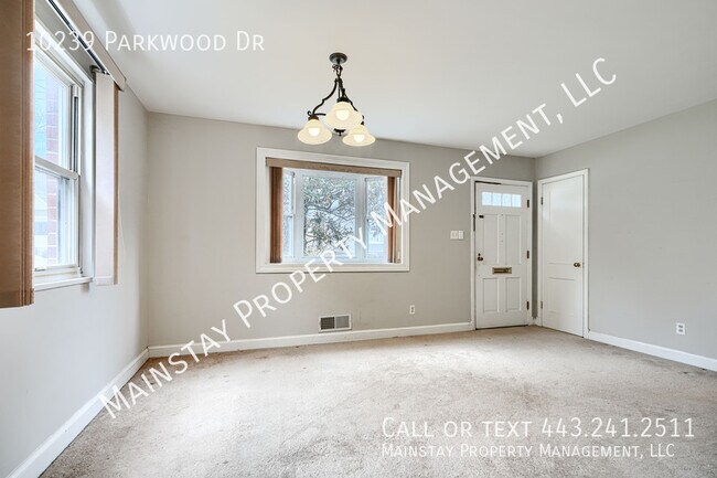 Foto del edificio - 10239 Parkwood Dr