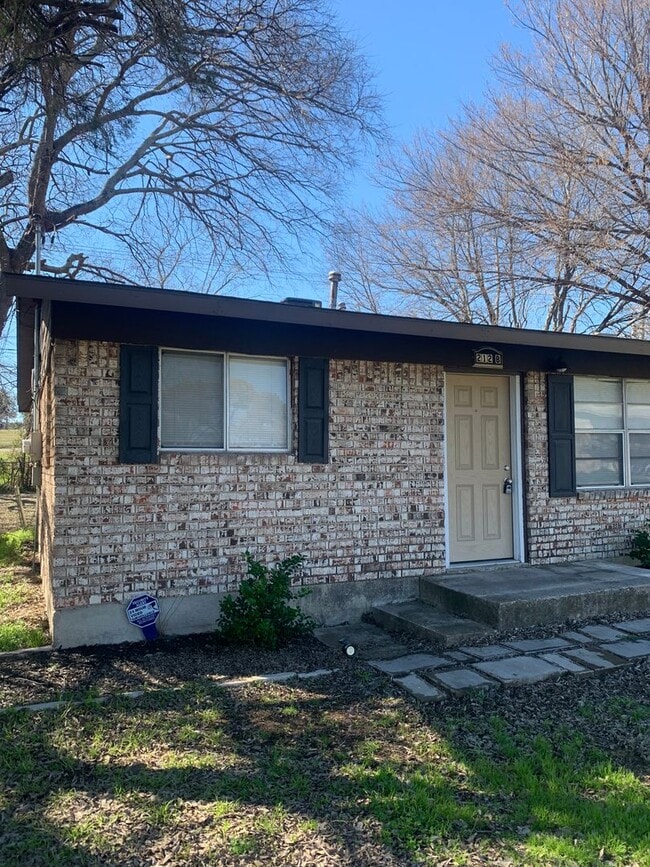 Foto del edificio - 212 E Valley Rd