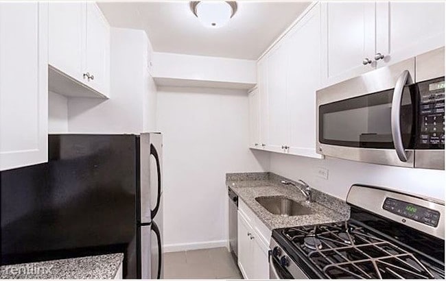 Building Photo - 2611 E 13th St