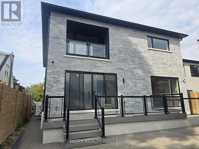 Photo du bâtiment - 247 Alderbrae Ave