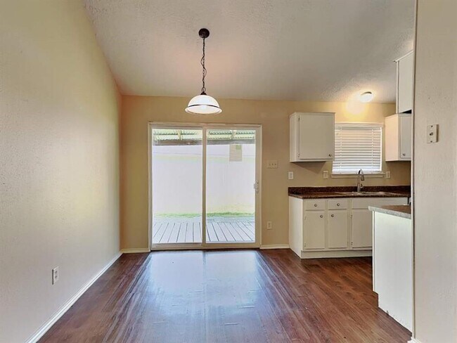 Foto del edificio - 11163 Wheatridge Dr
