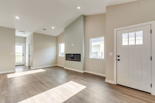 Foto del edificio - Area151-Cromwell Plan MODEL UNIT