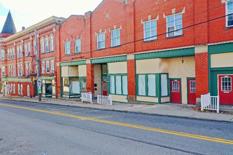 Primary Photo - 109 W Lincoln Ave