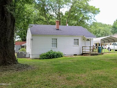 Building Photo - 213 Lindale St