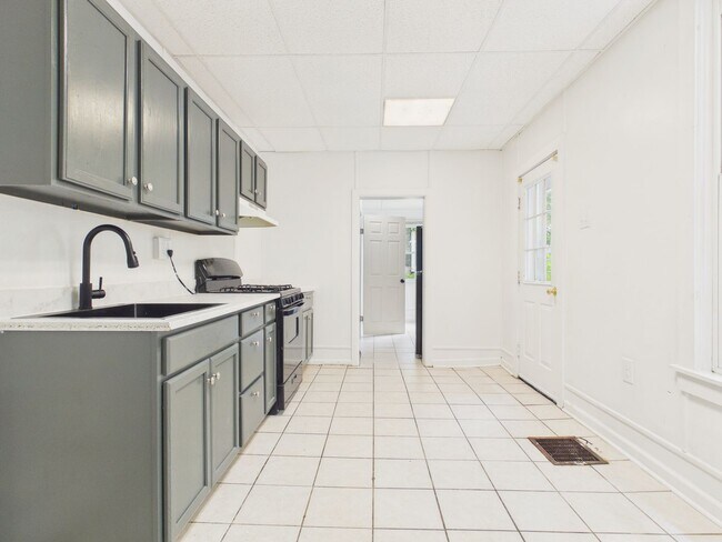 Foto del edificio - 4 Bedroom Single Family Home in Steelton