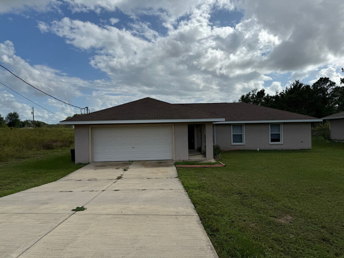 Foto principal - Updated 3BR/2BA Home in Rainbow Park – Pet...