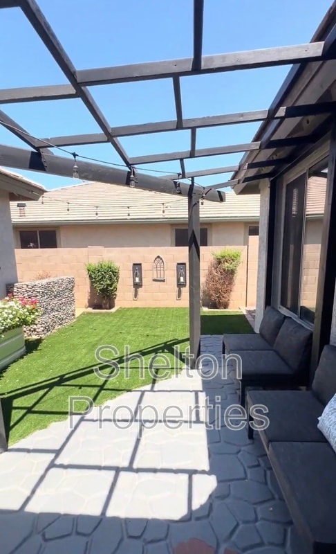 Building Photo - 15157 W Boca Raton Rd