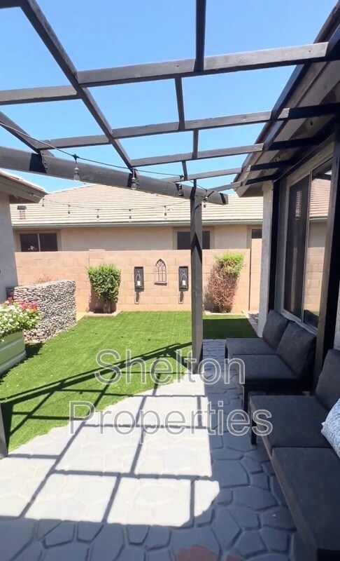 Foto del edificio - 15157 W Boca Raton Rd