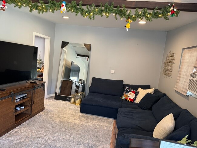 Foto del edificio - 8051 Howe St