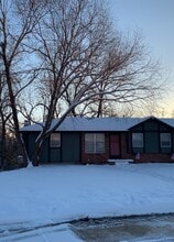 Building Photo - 808 Dondee Dr
