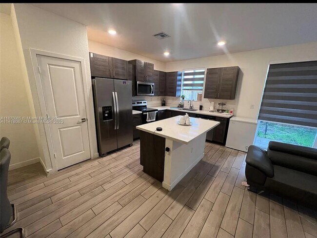 Foto del edificio - 1166 SE 23rd Ave