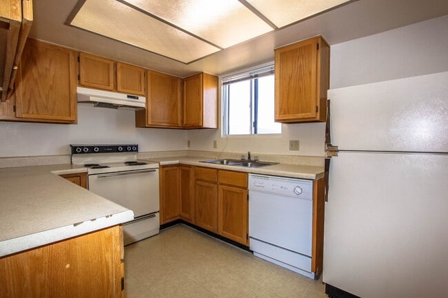 Building Photo - 3 Bedroom Unit at Villas at the Ridge in Prescott