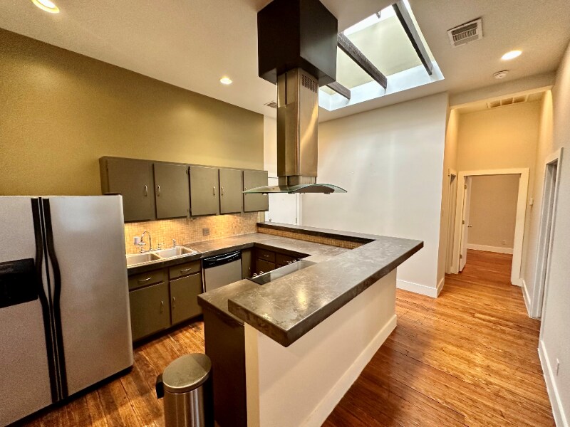 Foto principal - 319 S Flores St