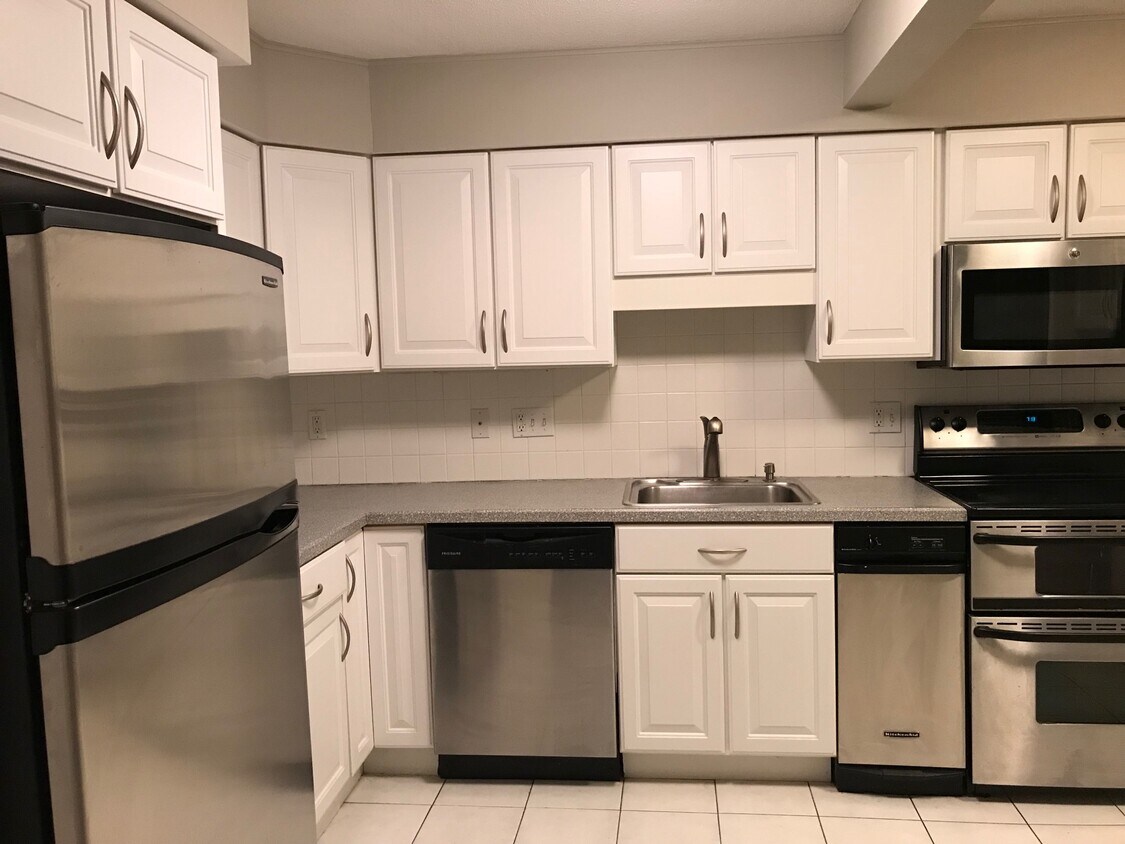 17 Coram Rd, Shelton, CT 06484 Condo for Rent in Shelton, CT