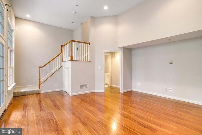 Foto del edificio - 213 Oak Knoll Terrace