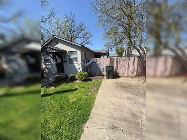 Photo - Charming oak park home!!