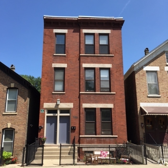 Building Photo - 2253 N Janssen Ave
