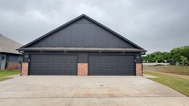 Building Photo - 11422 University