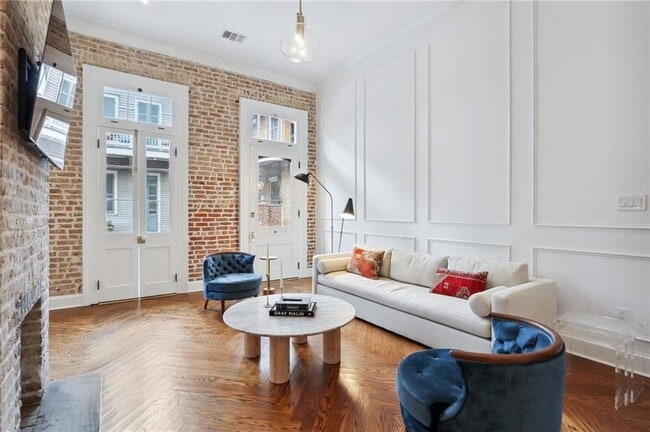 Foto del edificio - 810 Bourbon St