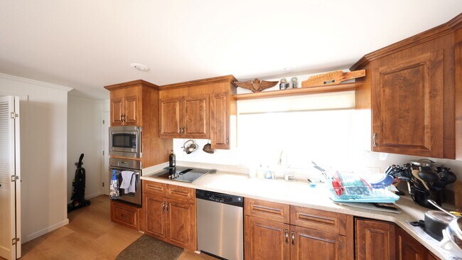 Foto del edificio - 3 Bed 2.5 Bath - View Home - Private Large Lot - Pet Friendly - NAS Whidbey