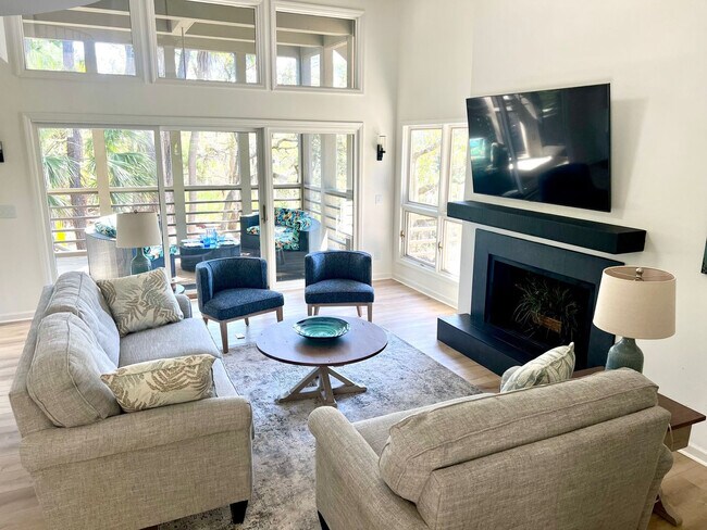Foto del edificio - 2975 Deer Point Dr