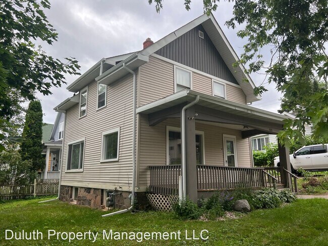 Building Photo - 5 br, 2 bath House - 1001 N 12th Ave E