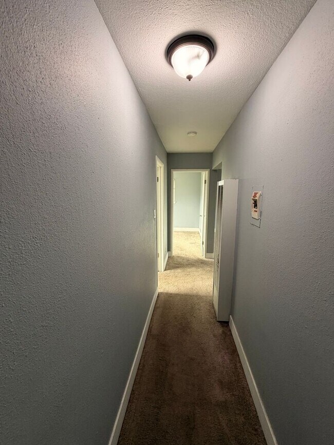 Foto del edificio - 1298 W Capitol Ave