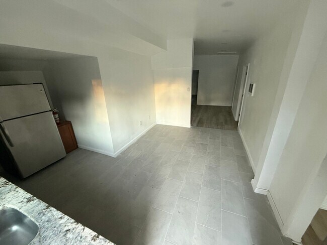 Foto del edificio - 580 Tuckahoe Rd