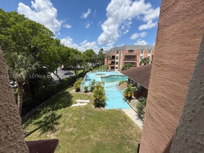 Building Photo - 17530 NW 68th Ave