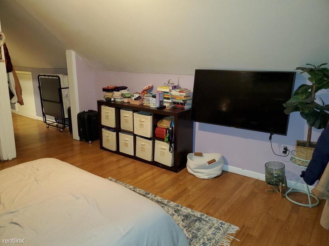 Primary Photo - 3 br, 2 bath House - 72A Franklin Ave