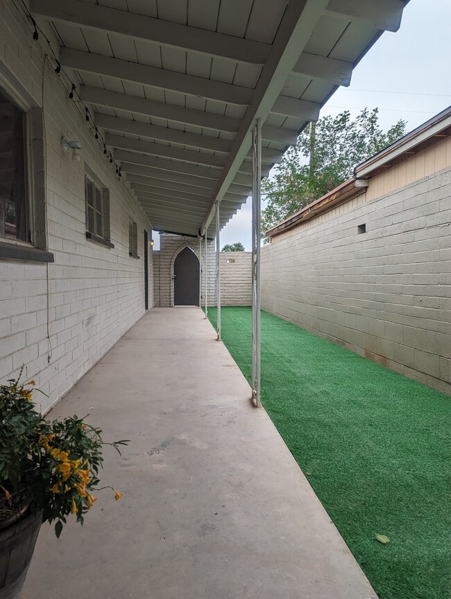 East courtyard with turf creates an excellent space for relaxing with your pets! - 2230 W Glenrosa Ave