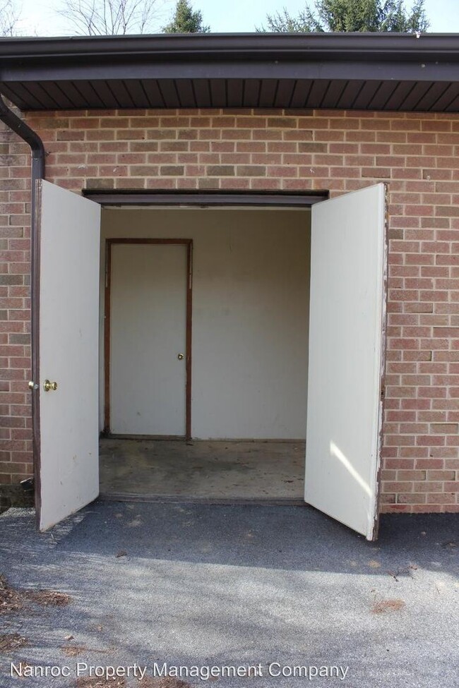 Building Photo - 1055-1099 Nanroc Dr