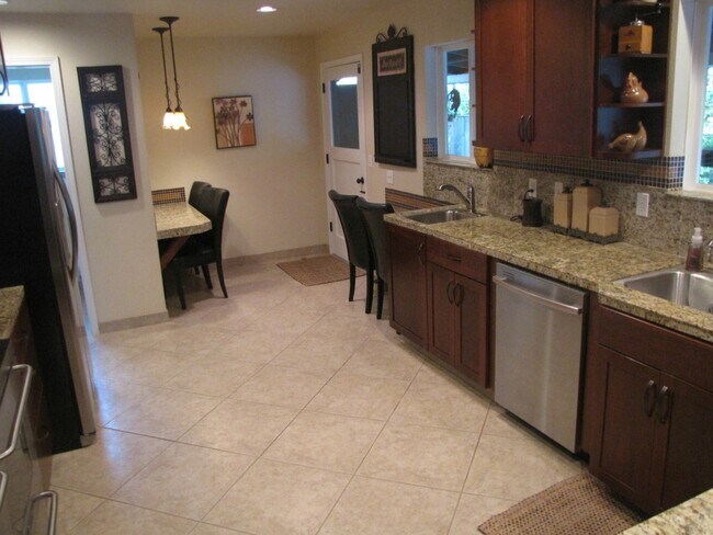 Cocina de la planta superior - 1819 S Woodlawn St