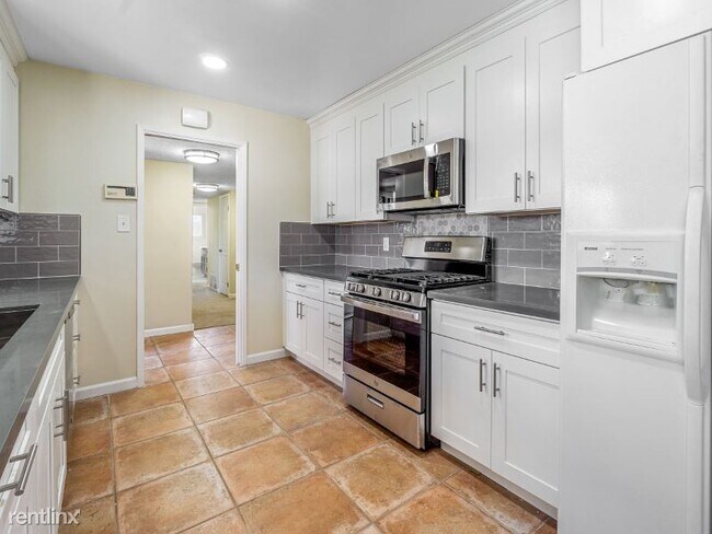Building Photo - 4 br, 2.5 bath House - 4313 Glenridge Drive