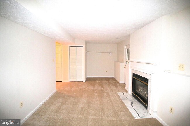 Building Photo - 1104 Kings Crest Dr