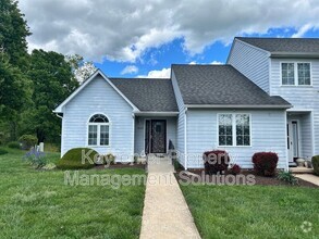 Building Photo - 2055 Hampton Dr