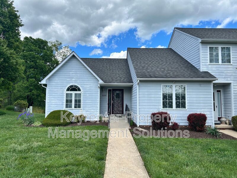 Primary Photo - 2055 Hampton Dr