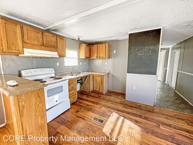 Building Photo - 3 br, 1 bath House - 817 North Love Street