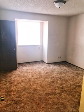 Building Photo - Great 2 Story 2 Bedroom 1.5 Bath Apartment